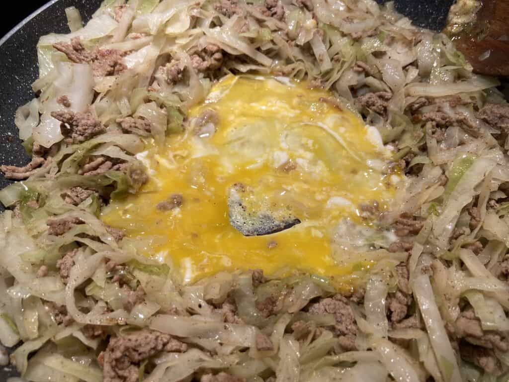 stir fry
ground turkey and cabbage stir fry
cabbage recipes
ground turkey recipes
weeknight dinner