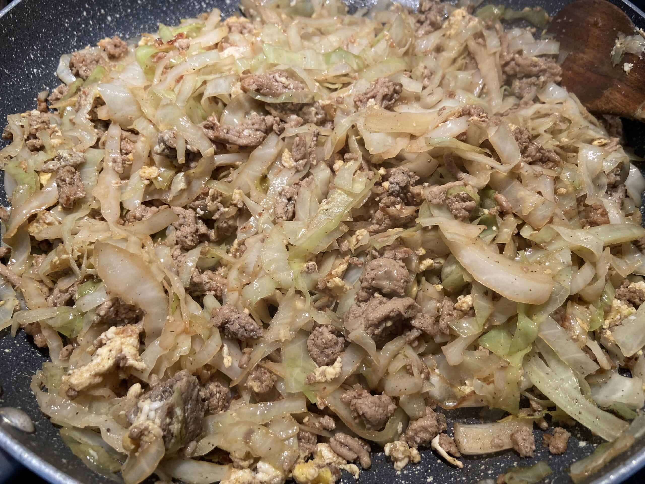 stir fry
ground turkey and cabbage stir fry
cabbage recipes
ground turkey recipes
weeknight dinner