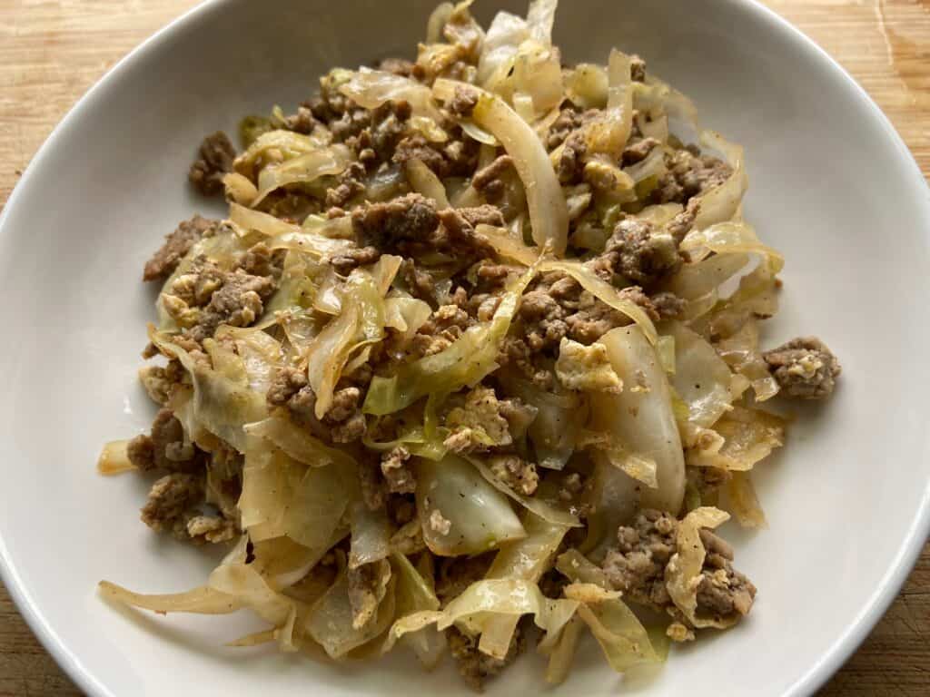 stir fry
ground turkey and cabbage stir fry
cabbage recipes
ground turkey recipes
weeknight dinner