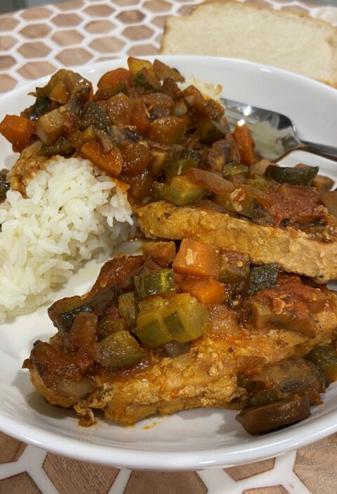 smothered pork chops pork chops with veggies baked pork chops