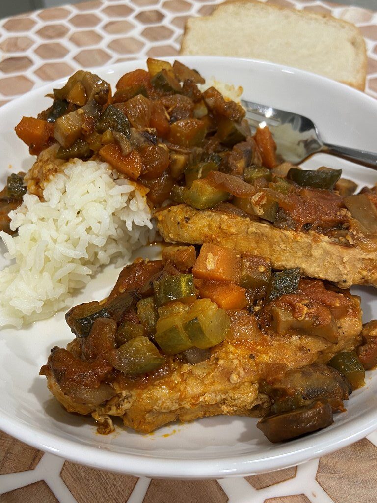 smothered pork chops pork chops with veggies baked pork chops