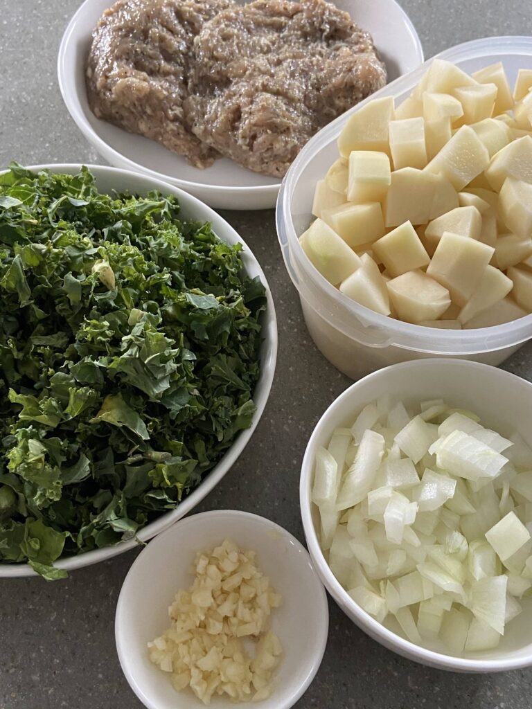 List of ingredients
ground meat, ground chicken sausage
potatoes cut into cubes
chopped onions
chopped kale
