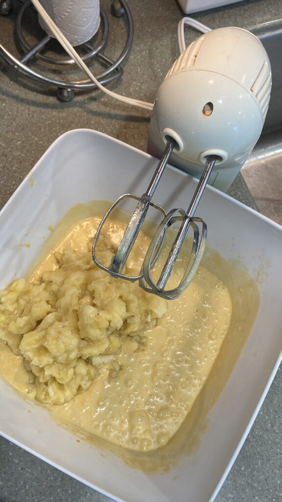 eggs
butter
brown sugar
vanilla extract
bananas