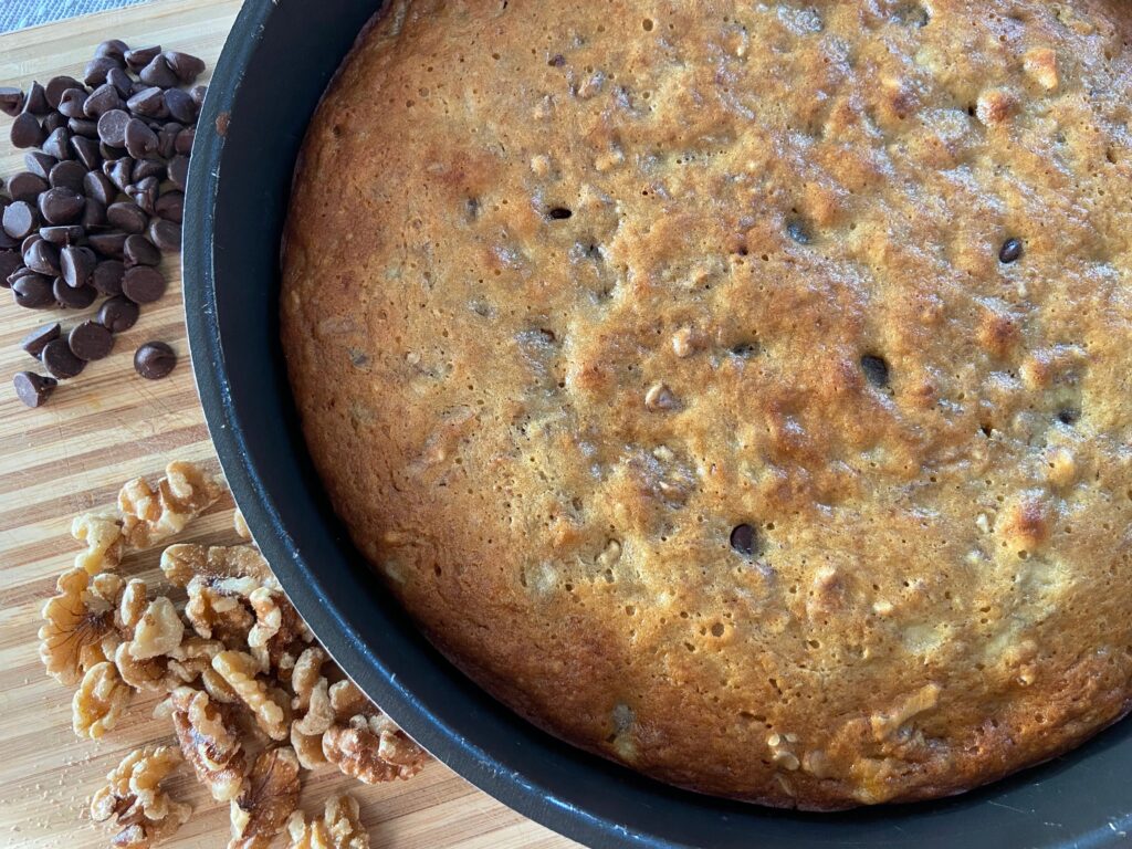 banana walnut chocolate chip cake
walnuts
banana
chocolate chips
banana bread