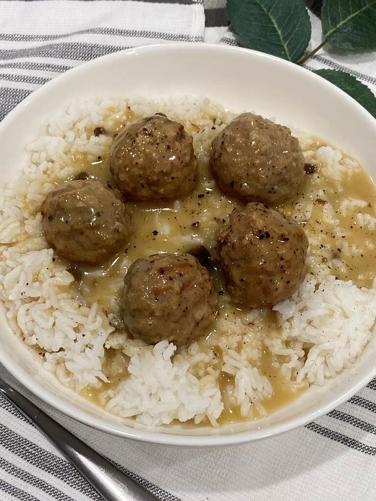 Slow cooker Swedish meatballs
easy meatballs