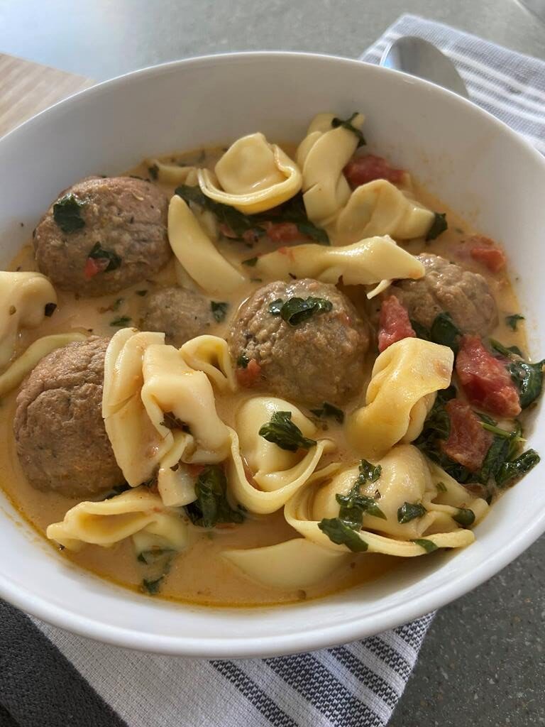 slow cooker recipes
crockpot recipe
tortellini meatballs soup 