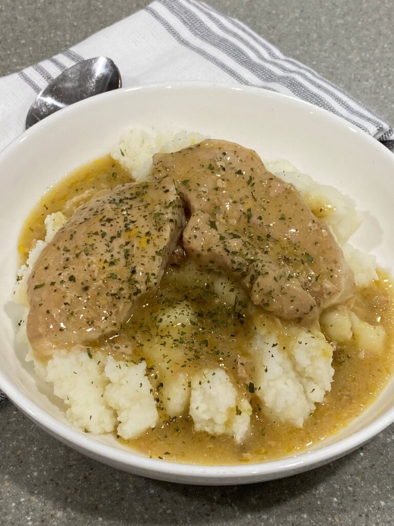 pork chops
slow cooker
crockpot
creamy pork chops