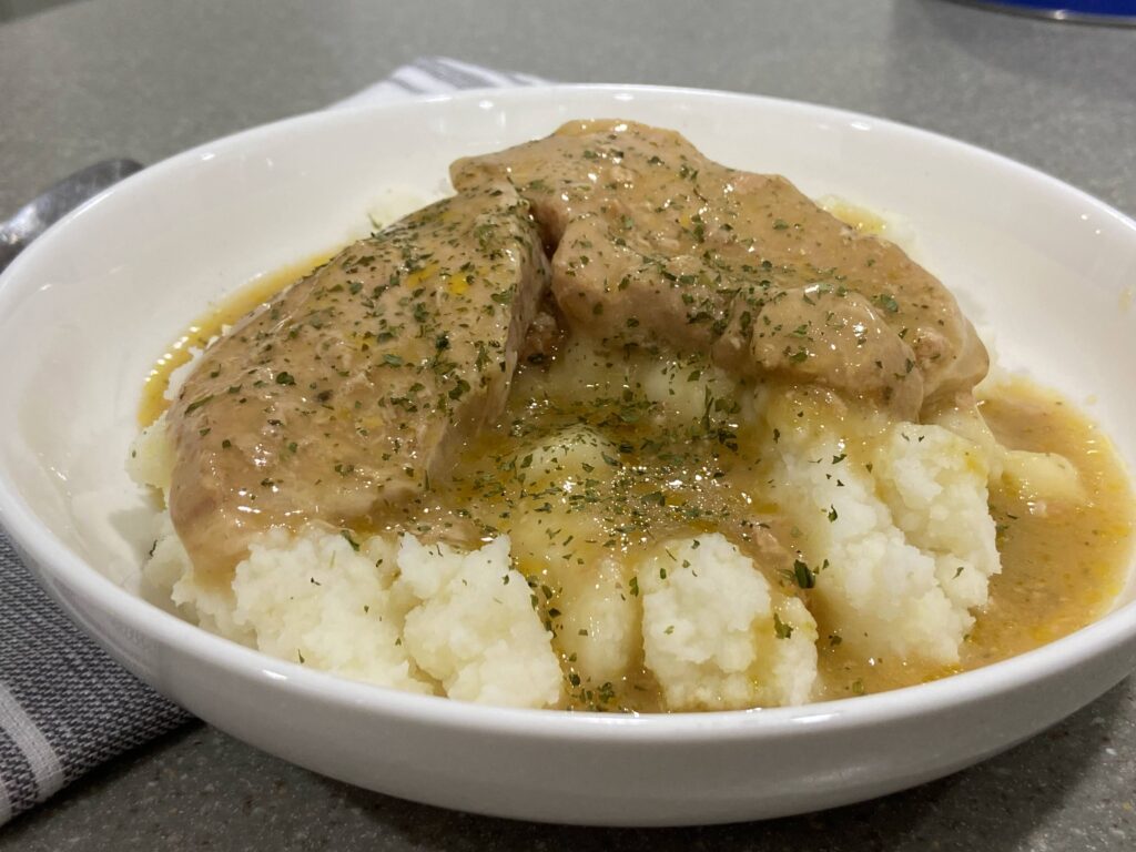 pork chops
slow cooker
crockpot
creamy pork chops